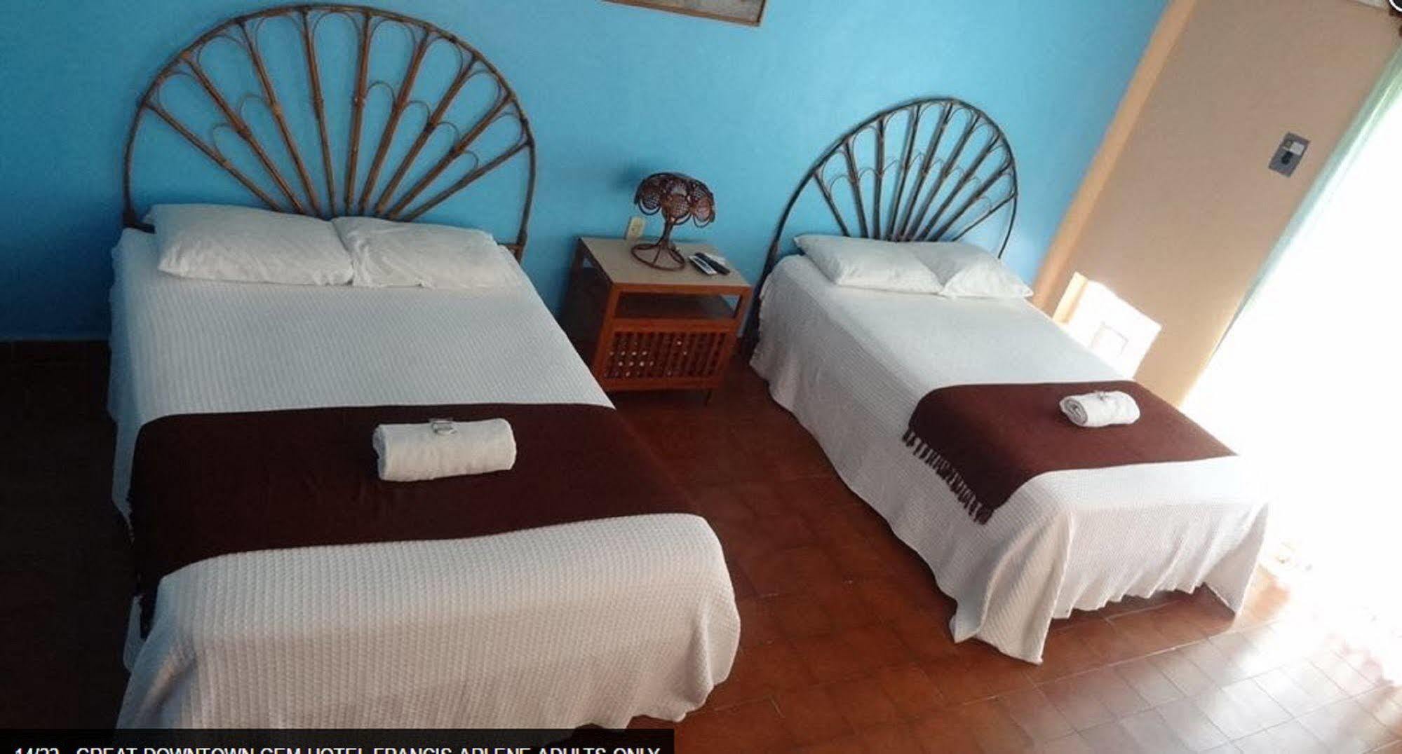 Hotel Francis Arlene Adults Only Isla Mujeres Bagian luar foto